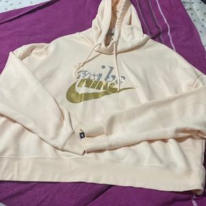 Cream colored Nike Cropped hoodie